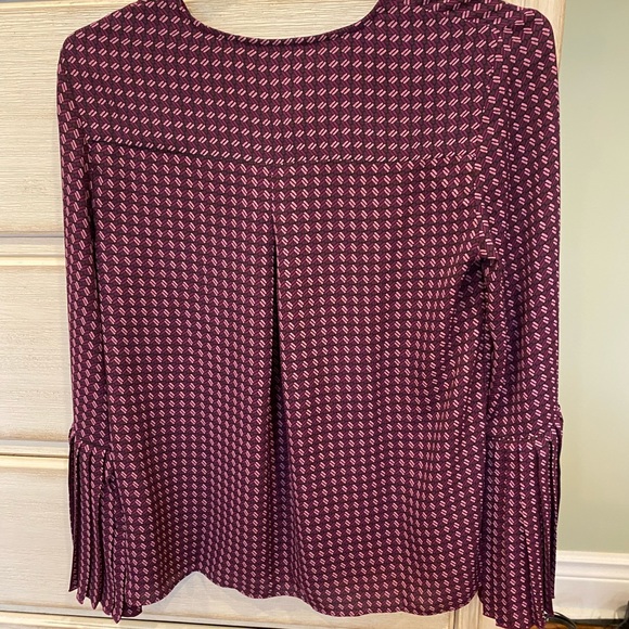 Barely worn in perfect condition Banana Republic top - Picture 3 of 7